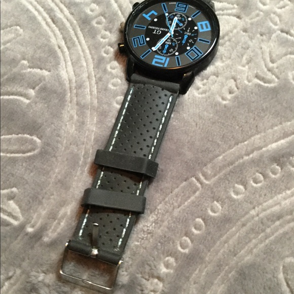 GT watch - Picture 3 of 5